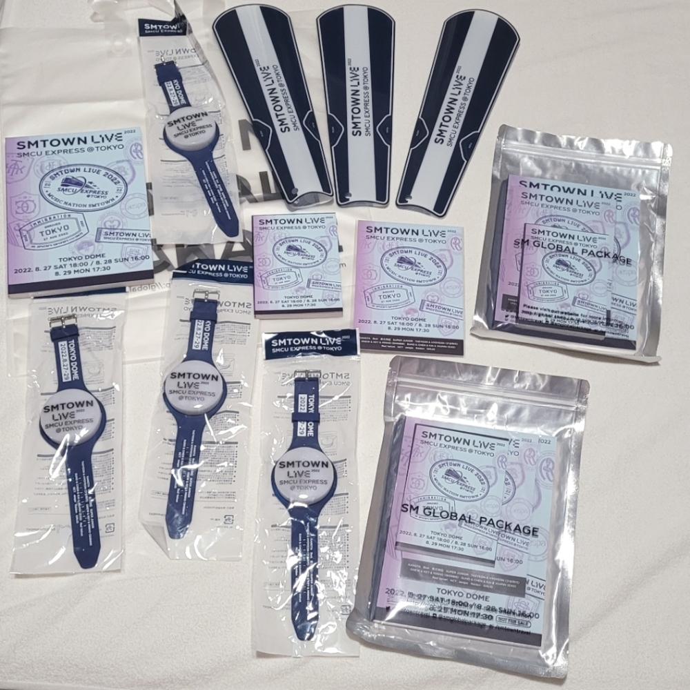 SMTOWN SMCU EXPRESS TOKYO DOME MERCH [SM Entertainment Kwangya] K-pop